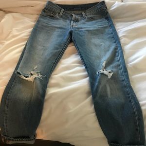 501 Levi’s distressed boyfriend jeans